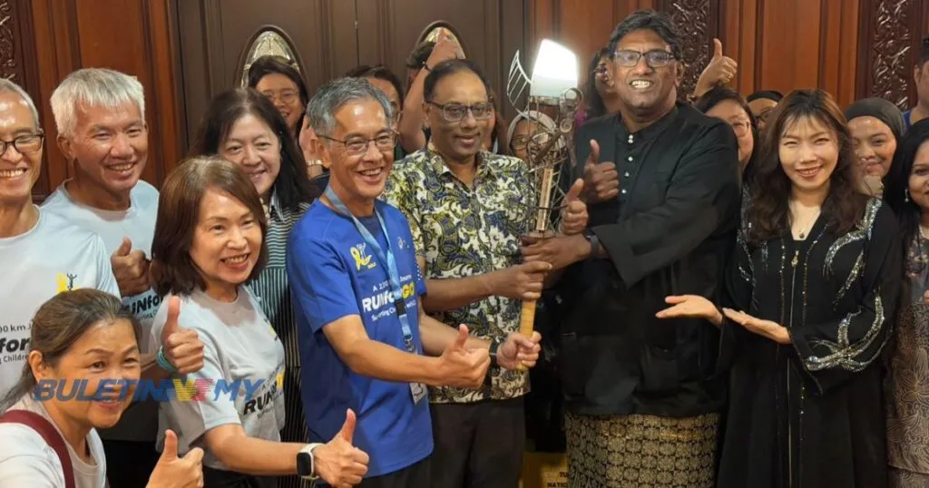 Warga emas nekad lari 2,200km demi pesakit kanser kanak-kanak 9 Warga emas nekad lari 2200km